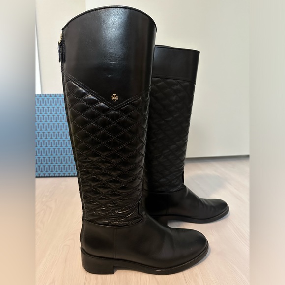 Tory Burch Claremont Quilted Vegan Leather Boot Size: 7.5 w/Gold Metal Details - Picture 11 of 13